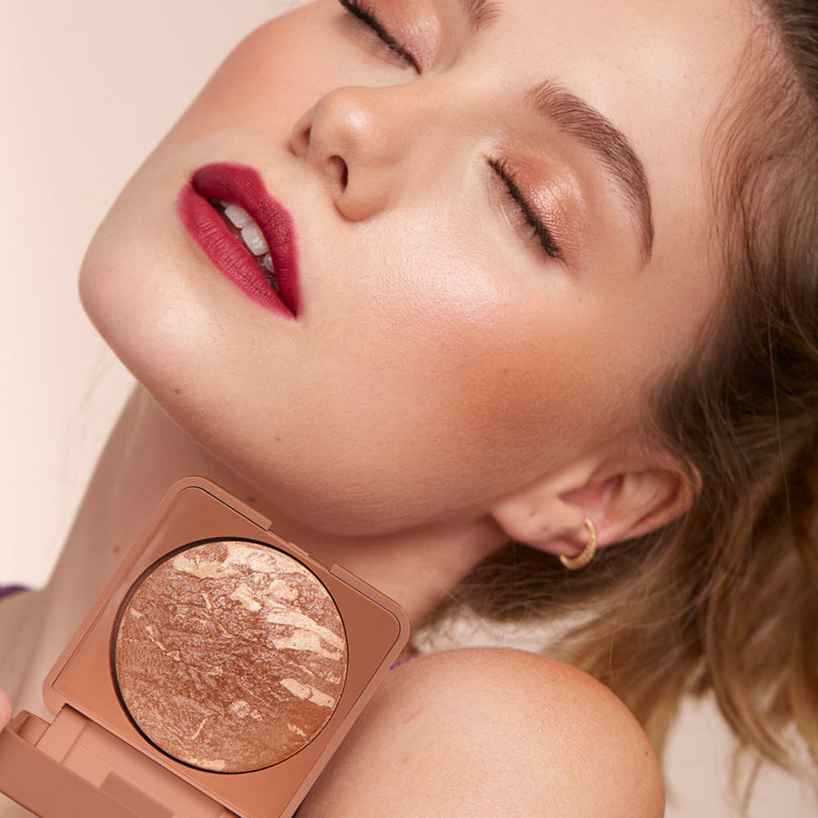 The Glowing Bronzer Powder 621