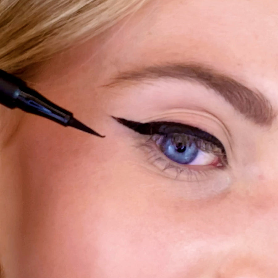 The 24H Pen Eyeliner